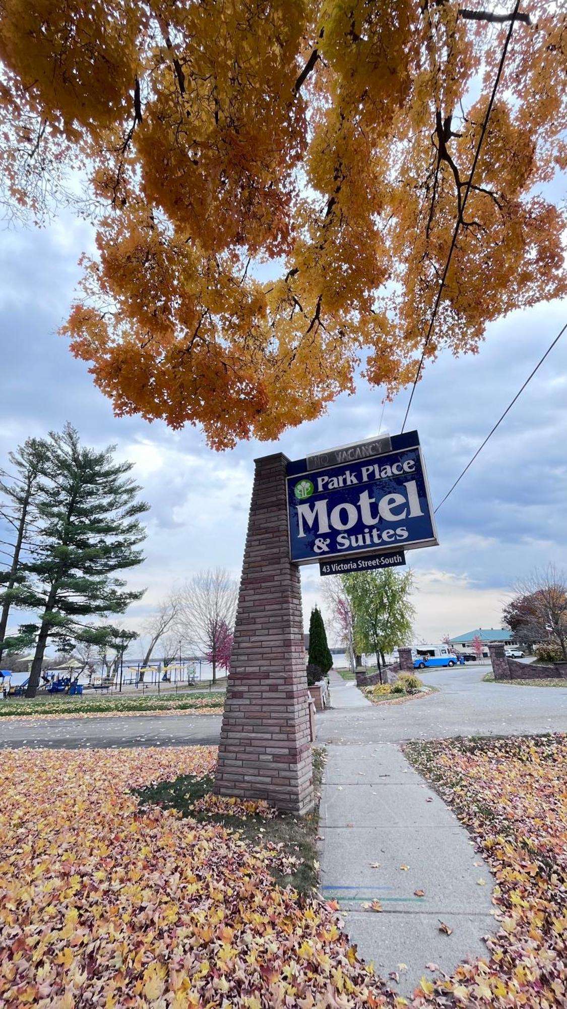 Park Place Motel & Suites Tweed 外观 照片