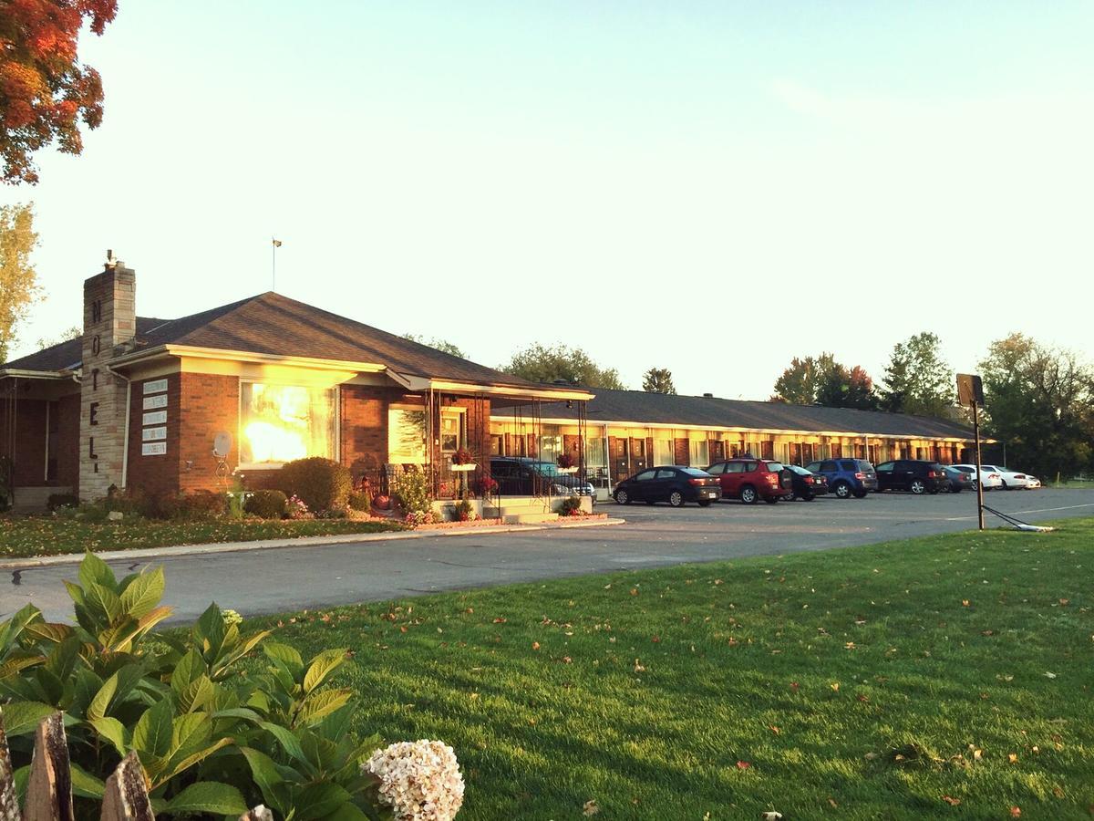 Park Place Motel & Suites Tweed 外观 照片