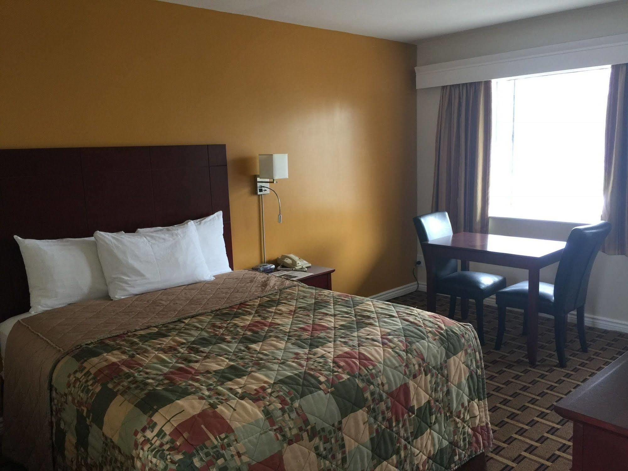 Park Place Motel & Suites Tweed 外观 照片
